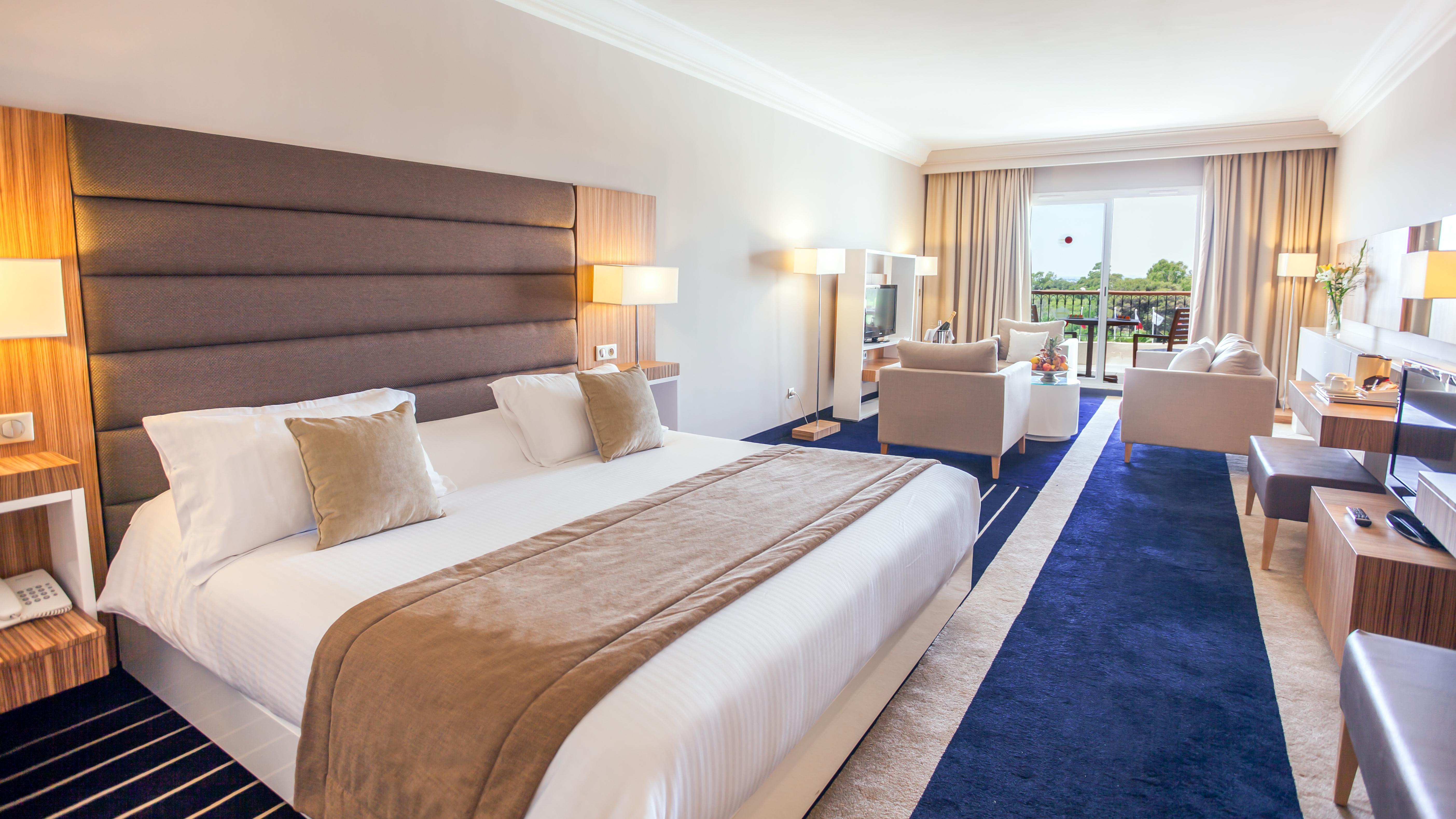 El Mouradi Gammarth Hotel ภายนอก รูปภาพ A room at the hotel