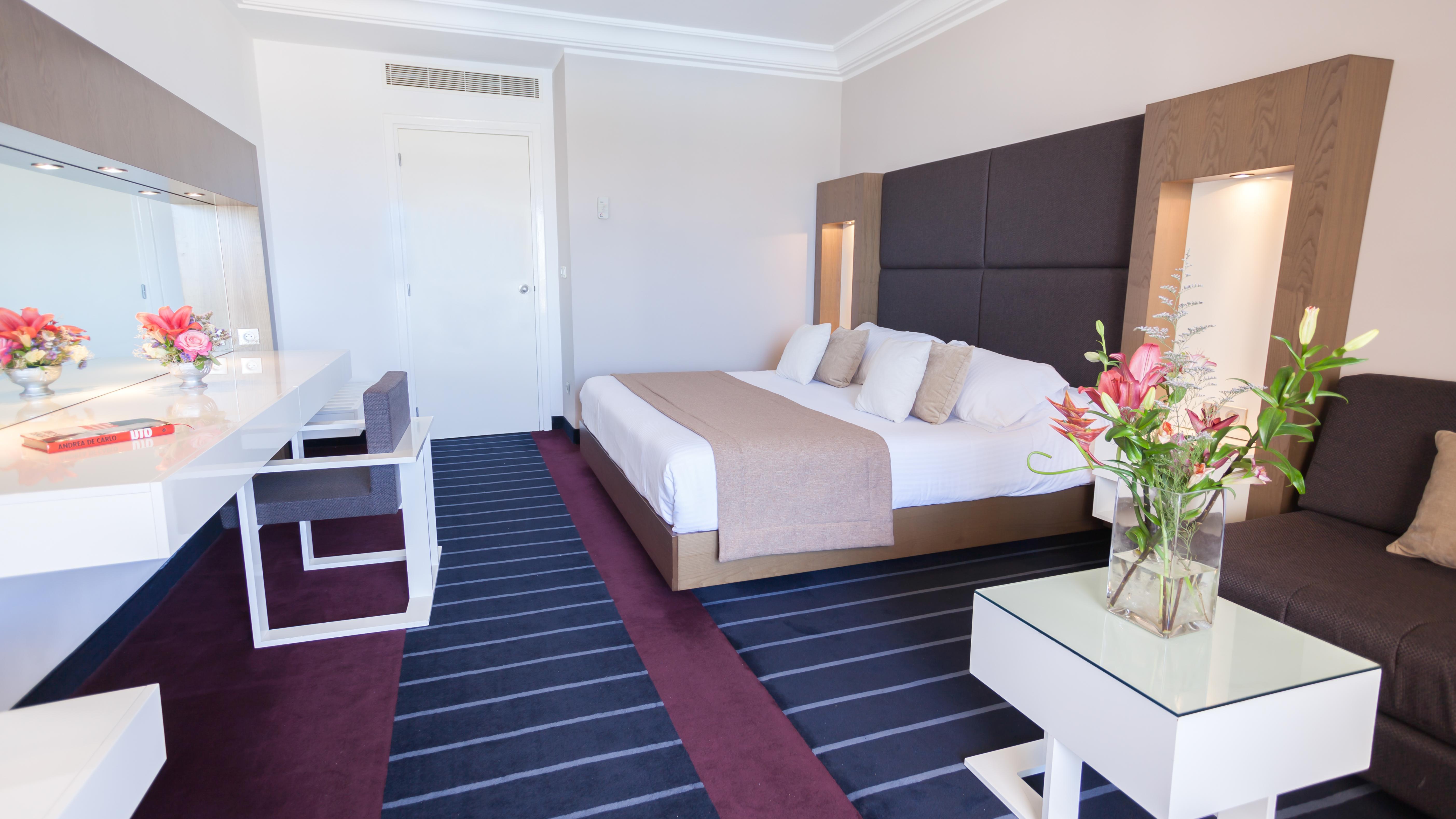 El Mouradi Gammarth Hotel ภายนอก รูปภาพ A room at the hotel