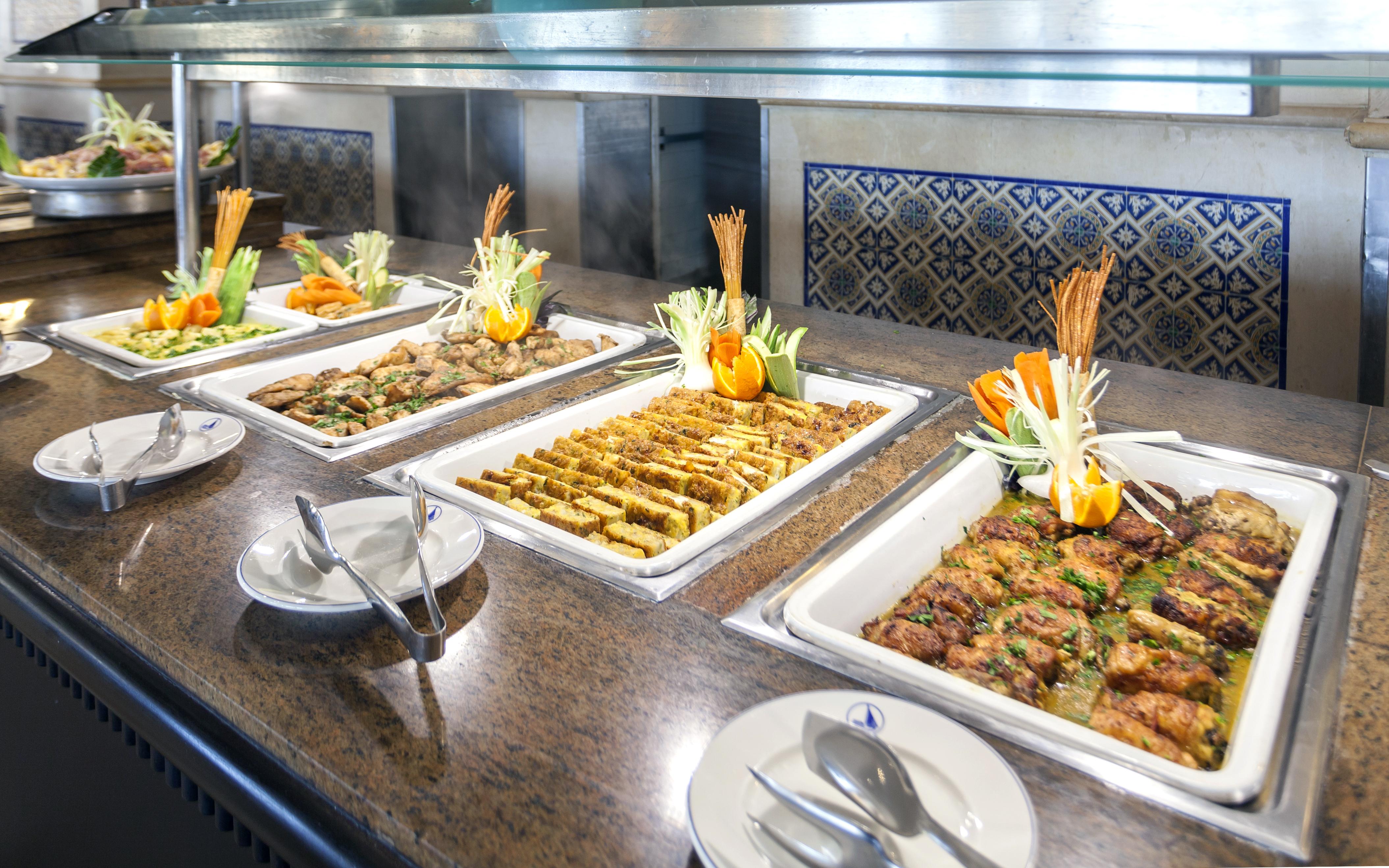 El Mouradi Gammarth Hotel ภายนอก รูปภาพ Buffet at a hotel