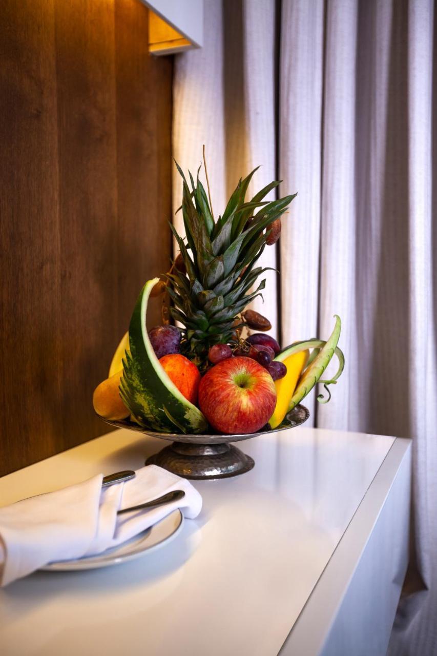 El Mouradi Gammarth Hotel ภายนอก รูปภาพ Fruit platter